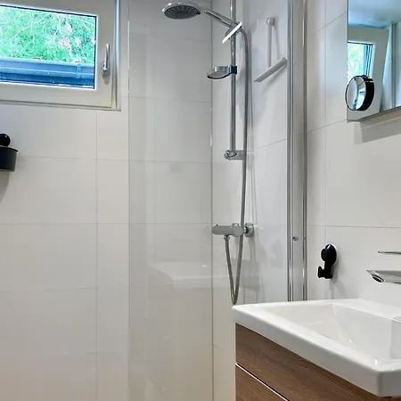 Lovely In With Wifi Hébergement de vacances