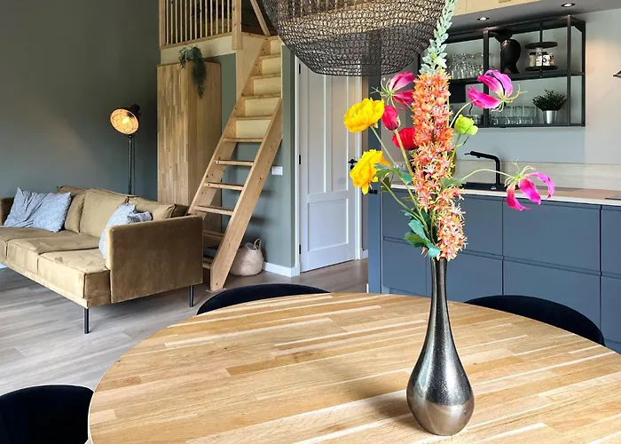 בית נופש Lovely In With Wifi Oostwoud